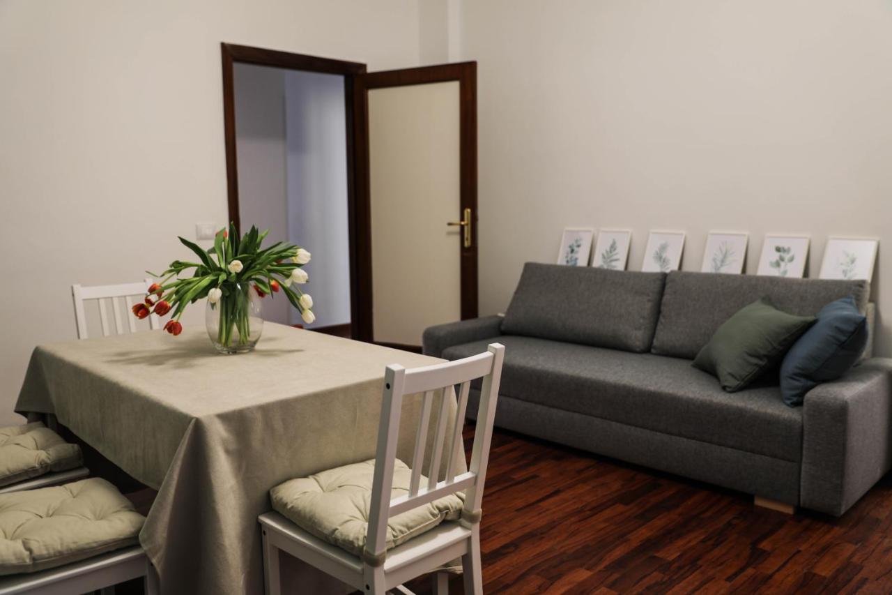 Aura Home Rent Of Rooms With Shared Kitchen Bari Bagian luar foto