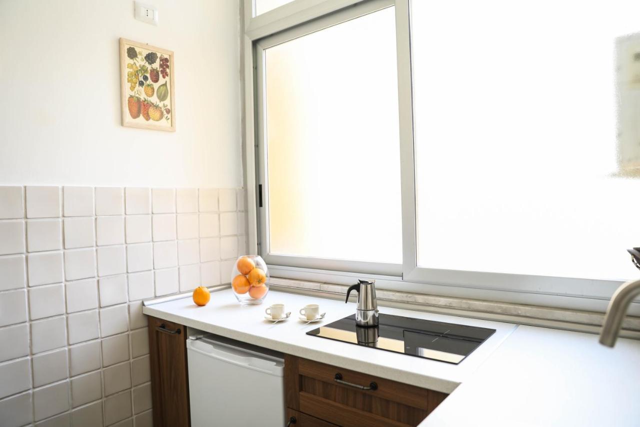 Aura Home Rent Of Rooms With Shared Kitchen Bari Bagian luar foto