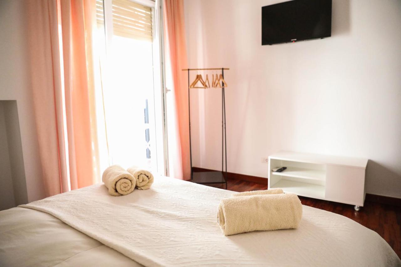 Aura Home Rent Of Rooms With Shared Kitchen Bari Bagian luar foto